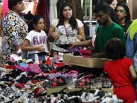 Ramainya Pasar Malam Terbesar di Kuala Lumpur