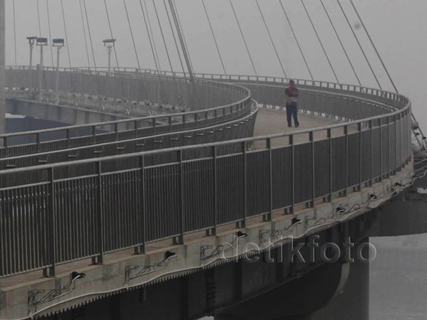 Asap Selimuti Sungai Batanghari Jambi
