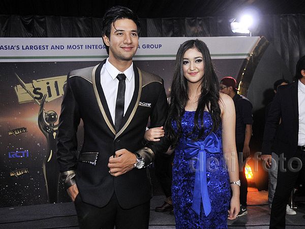 Sweet... Ammar Zoni Gandeng Ranty Maria