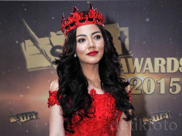 Merah Membara Bella Shofie