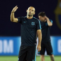Klaim Punya Bukti, Barca Bakal Banding Kartu Merah Mascherano