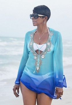 Di Usia 63, Nenek 4 Cucu Ini Masih Aktif Jadi Pelatih Fitness