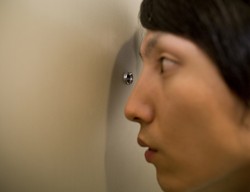 Tips Aman Menginap Sendirian di Hotel