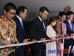 Reza Rahadian, Rio Dewanto dan Park Bo Young Meriahkan Pembukaan KIFF 2015