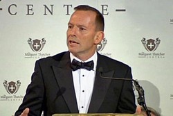 Tony Abbott Ajari Negara Eropa Tutup Perbatasan Bagi Pengungsi