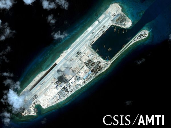 Melihat Pulau Sengketa yang Dibangun China