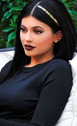 Tren Tato di Rambut Ala Kylie Jenner, Seperti Apa?
