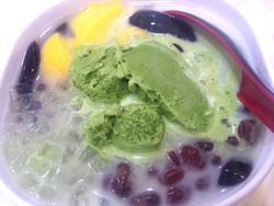 Love Tea: Ngemil dan Menikmati Racikan Teh Populer dan Dessert a la Korea yang Dingin Manis