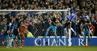 Lucas Joao menyundul bola yang berbuah gol ke gawang Arsenal. Lee Smith/Reuters/detikFoto.
