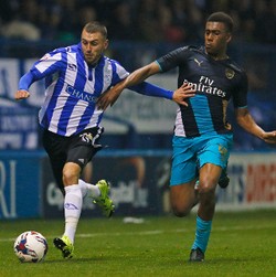 Merson ke Wenger soal Kekalahan: Soroti Pemain Senior, Bukan Juniornya