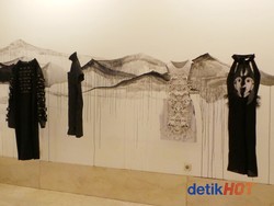 Savira Lavinia Ciptakan Desain dan Instalasi yang Terinspirasi Tato Borneo