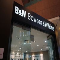 Parade Speaker Harga Ratusan Juta Bowers & Wilkins