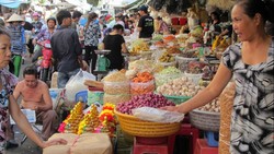 Dong Xuan dan Nga Bay, Pasar Tradisional Populer di Vietnam