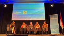 Menkominfo Ditunggu Bos Microsoft di Museum Komputer