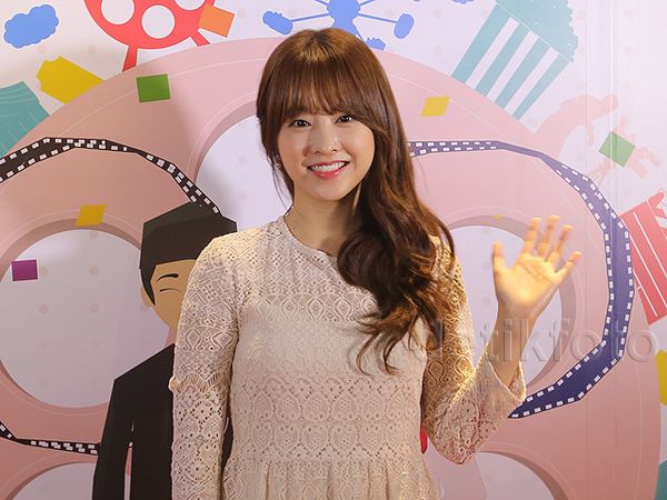 Manisnya Park Bo Young di Pembukaan Korea Indonesia Film Festival