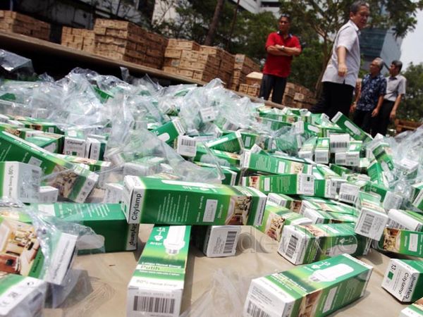 Lampu dan Mesin Pompa Air Tak Ber-SNI Dimusnahkan