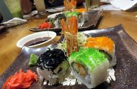 Nikmatnya, Rainbow Ebi Tempura Roll dan Tsukune Balls di Ippudo