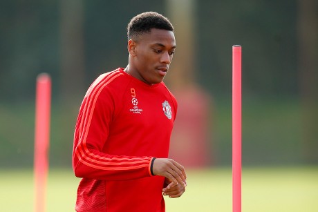Perbandingan dengan Henry Bisa Bebani Martial