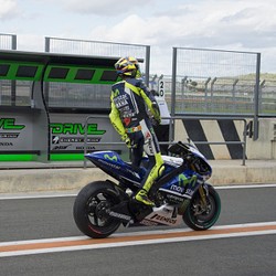 Rossi Tak Suka Valencia, Juga Jarang Menang di Sana