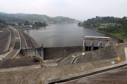 Waduk Ini Defisit Air, Jawa-Bali Krisis Listrik