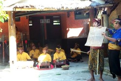 Tari Peresean, Bukti Kejantanan Pria Suku Sasak di Lombok
