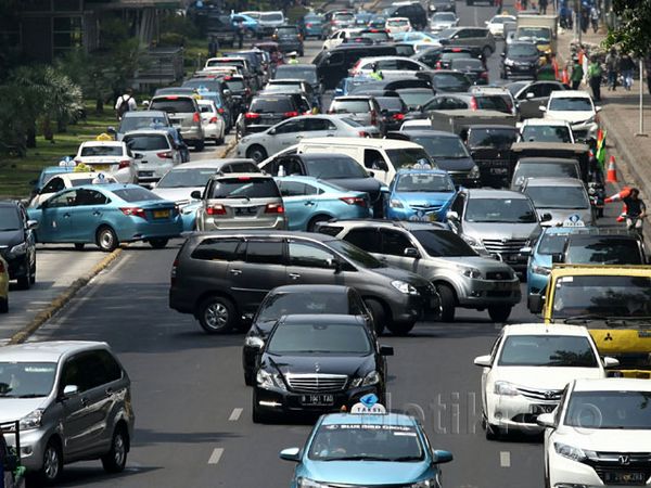 Ada Demo Buruh, Jalan Merdeka Barat Macet