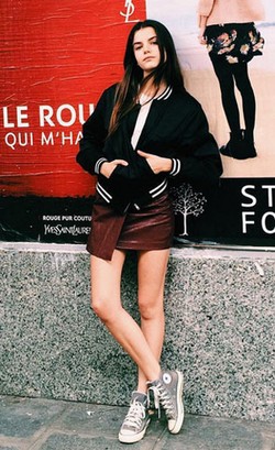 Melihat Gaya Sonia, Wanita Stylish dari Prancis Kekasih Brooklyn Beckham