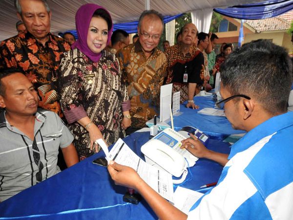 BCA Luncurkan Program Laku Pandai