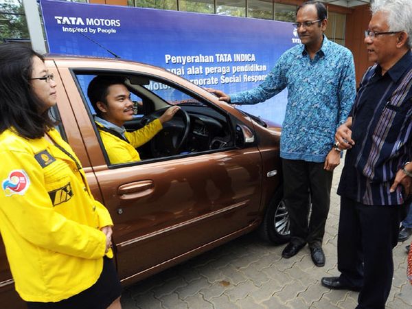 Mobil Tata untuk Riset Mahasiswa Teknik UI