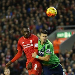 Awas Kepala Benteke, Chelsea