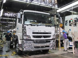 Intip Pabrik Truk Fuso di Kota Kawasaki