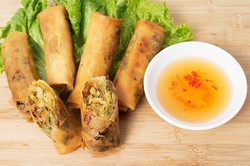 Yuk, Racik Sendiri Nuoc Cham yang Pedas Segar!