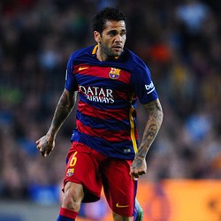 Dani Alves Bersiap Masuk Klub 400
