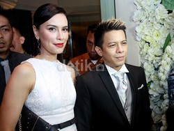 Sophia Latjuba Tersenyum Ditanya Soal Liburan Bareng Ariel di Amerika