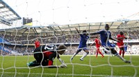 Ramires membobol gawang Liverpool di menit ke-4. John Sibley/Reuters/detikFoto.