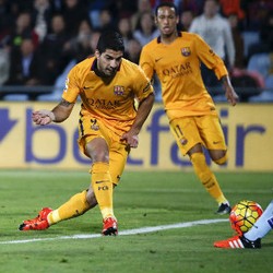 Suarez-Neymar Antarkan Barca Taklukkan Getafe