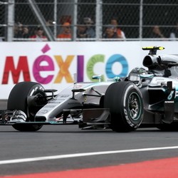Kalahkan Hamilton, Rosberg Rebut Pole