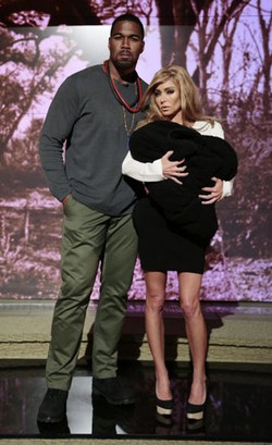 Foto: Kostum Halloween Selebriti yang Mengolok-olok Kim Kardashian