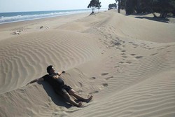 Ada Gurun Pasir di Pantai Oetune, NTT!