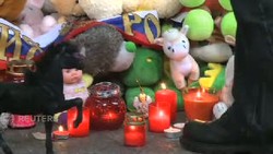 Berduka Atas Kecelakaan Pesawat, Warga Rusia Berbondong-bondong Datangi Bandara