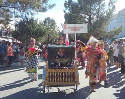 Warga Indonesia Ramaikan Parade Jalanan Fremantle 2015