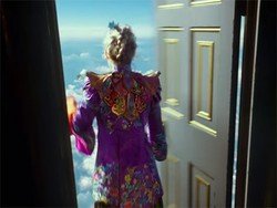 Ketika Alice Jatuh dari Angkasa