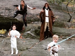 Star Wars Hingga Marvel, Mengintip Keseruan Halloween Seleb Dunia