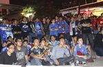 Nobar Merah-Biru yang Seru di Malam Minggu