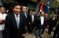 Agum Gumelar mengklaim FIFA sangat ingin bisa menyelesaikan permasalahan sepakbola Indonesia. FIFA berharap sanksi yang diberikan kepada PSSI segera dicabut.