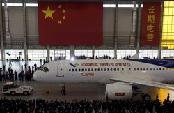 Jet C919 China Pesaing Boeing dan Airbus Terbang Perdana di 2016