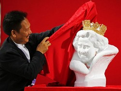 Patung Buatan Chen Dapeng, Mirip Ratu Inggris Atau Tom Hanks?