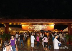 Hati-hati Aksi Pencopet Cilik di Pasar Malam Phnom Penh, Kamboja