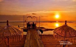 8 Tempat Keren di Indonesia untuk Melamar Pasangan (2)