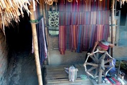 Cantik, Kain Tenun Buatan Gadis Suku Sasak